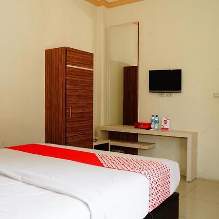 Hotel Golden Vella Пангкалпинанг Екстериор снимка