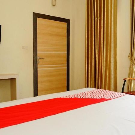 Hotel Golden Vella Пангкалпинанг Екстериор снимка