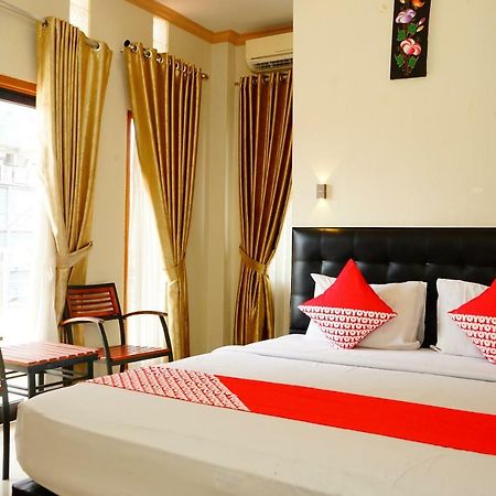 Hotel Golden Vella Пангкалпинанг Екстериор снимка