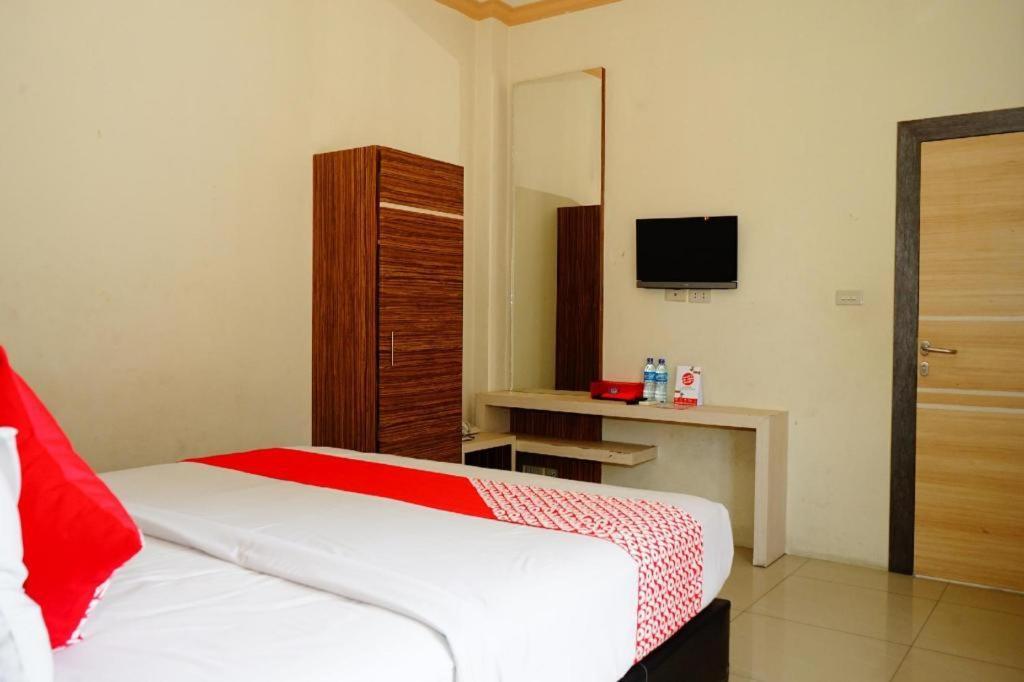 Hotel Golden Vella Пангкалпинанг Екстериор снимка