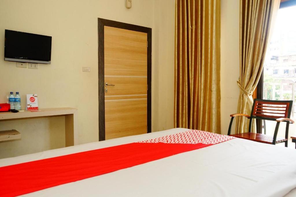 Hotel Golden Vella Пангкалпинанг Екстериор снимка