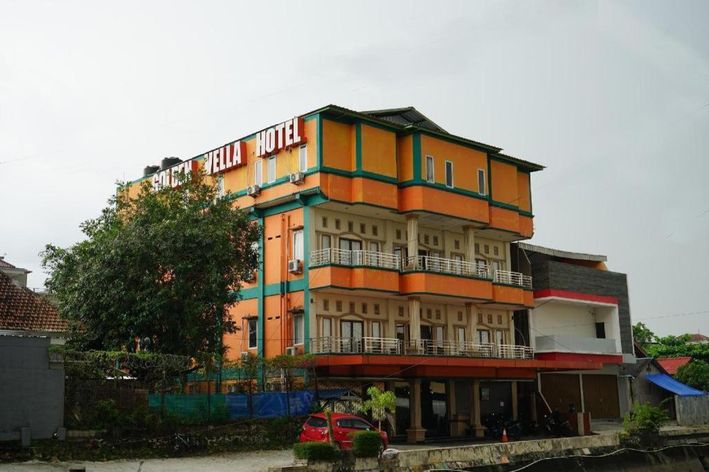 Hotel Golden Vella Пангкалпинанг Екстериор снимка