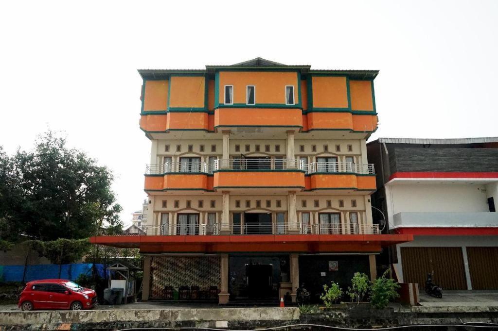 Hotel Golden Vella Пангкалпинанг Екстериор снимка