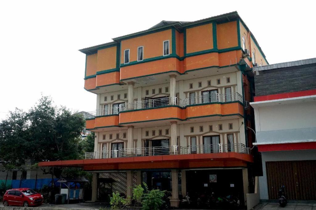 Hotel Golden Vella Пангкалпинанг Екстериор снимка