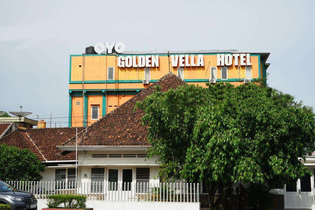 Hotel Golden Vella Пангкалпинанг Екстериор снимка