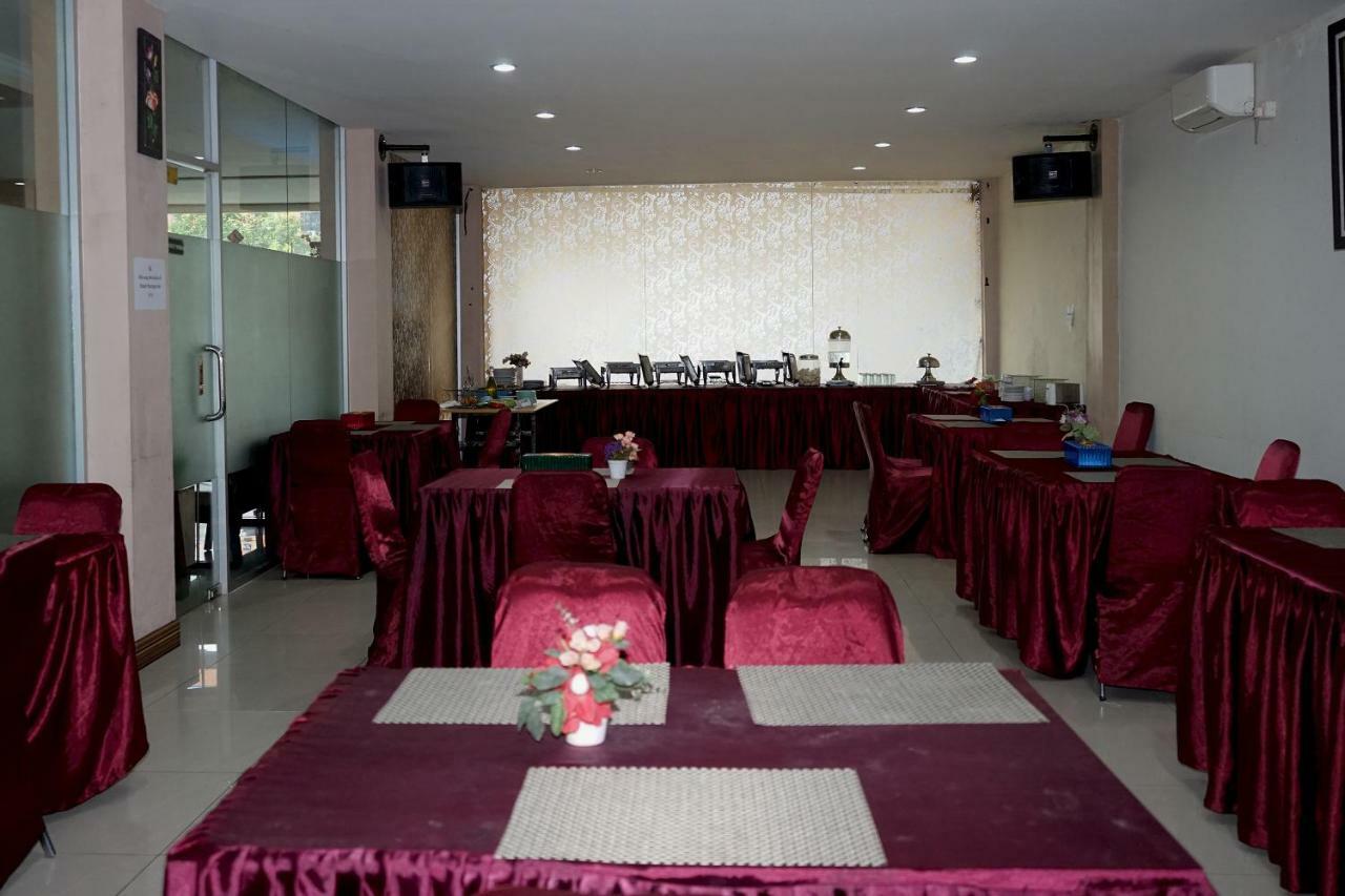 Hotel Golden Vella Пангкалпинанг Екстериор снимка