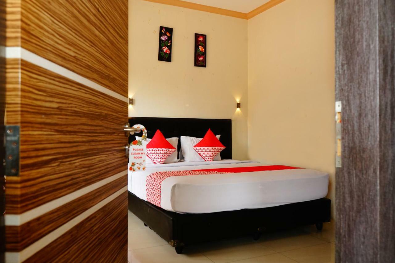 Hotel Golden Vella Пангкалпинанг Екстериор снимка