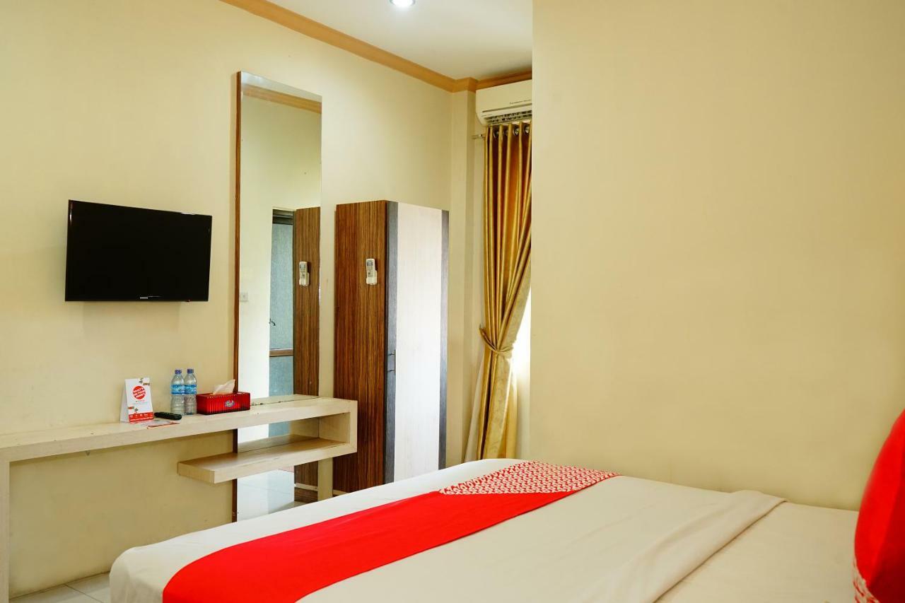 Hotel Golden Vella Пангкалпинанг Екстериор снимка