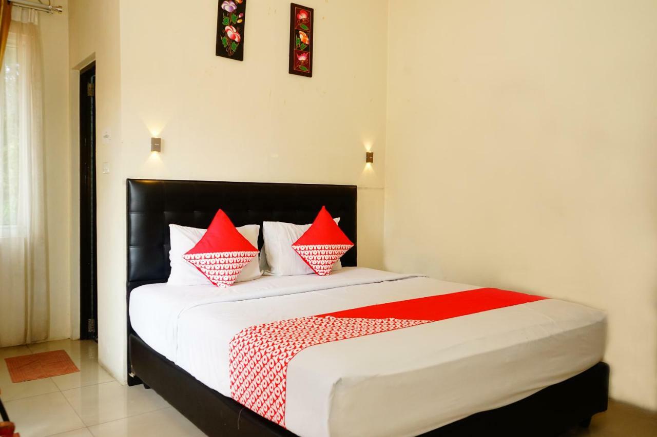 Hotel Golden Vella Пангкалпинанг Екстериор снимка