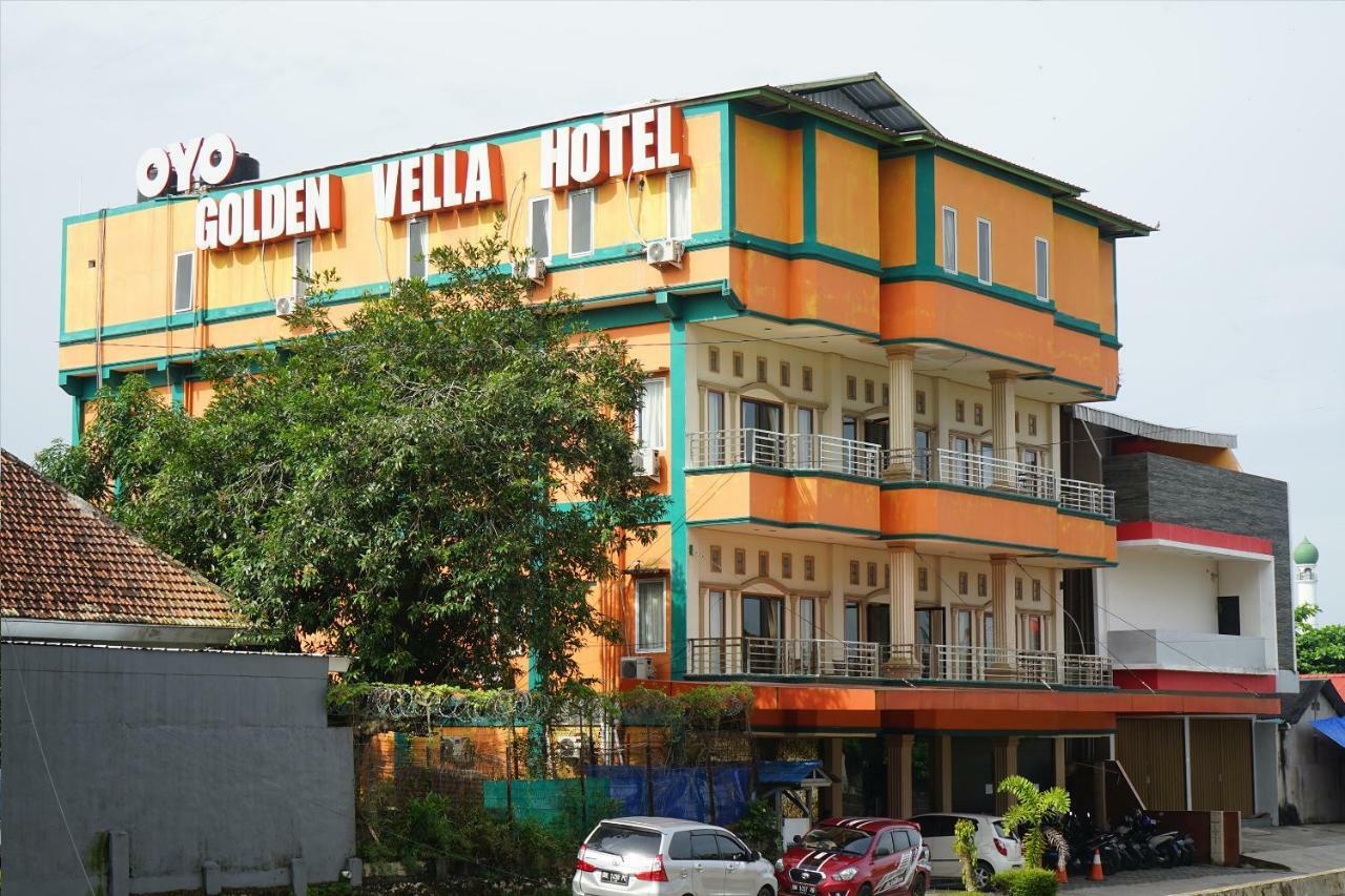 Hotel Golden Vella Пангкалпинанг Екстериор снимка