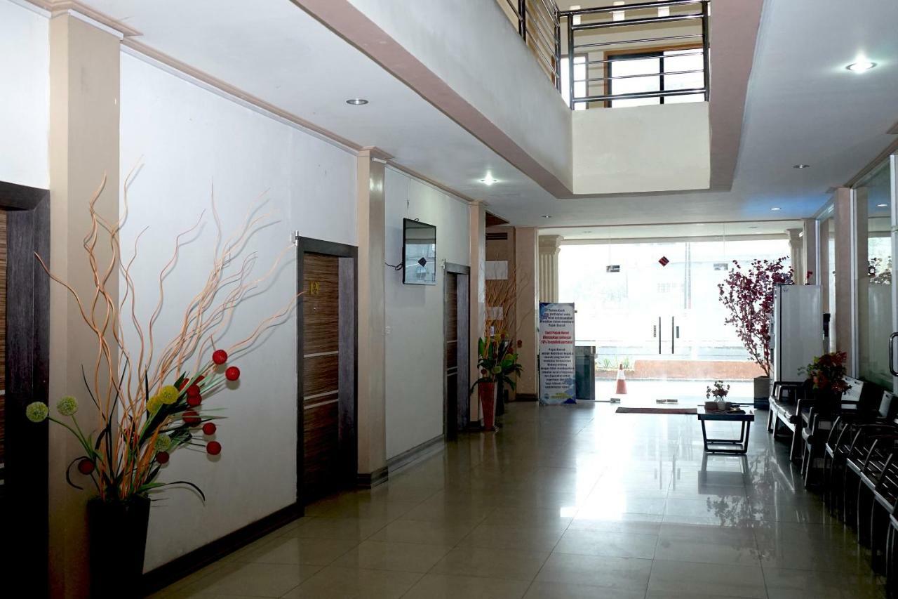 Hotel Golden Vella Пангкалпинанг Екстериор снимка