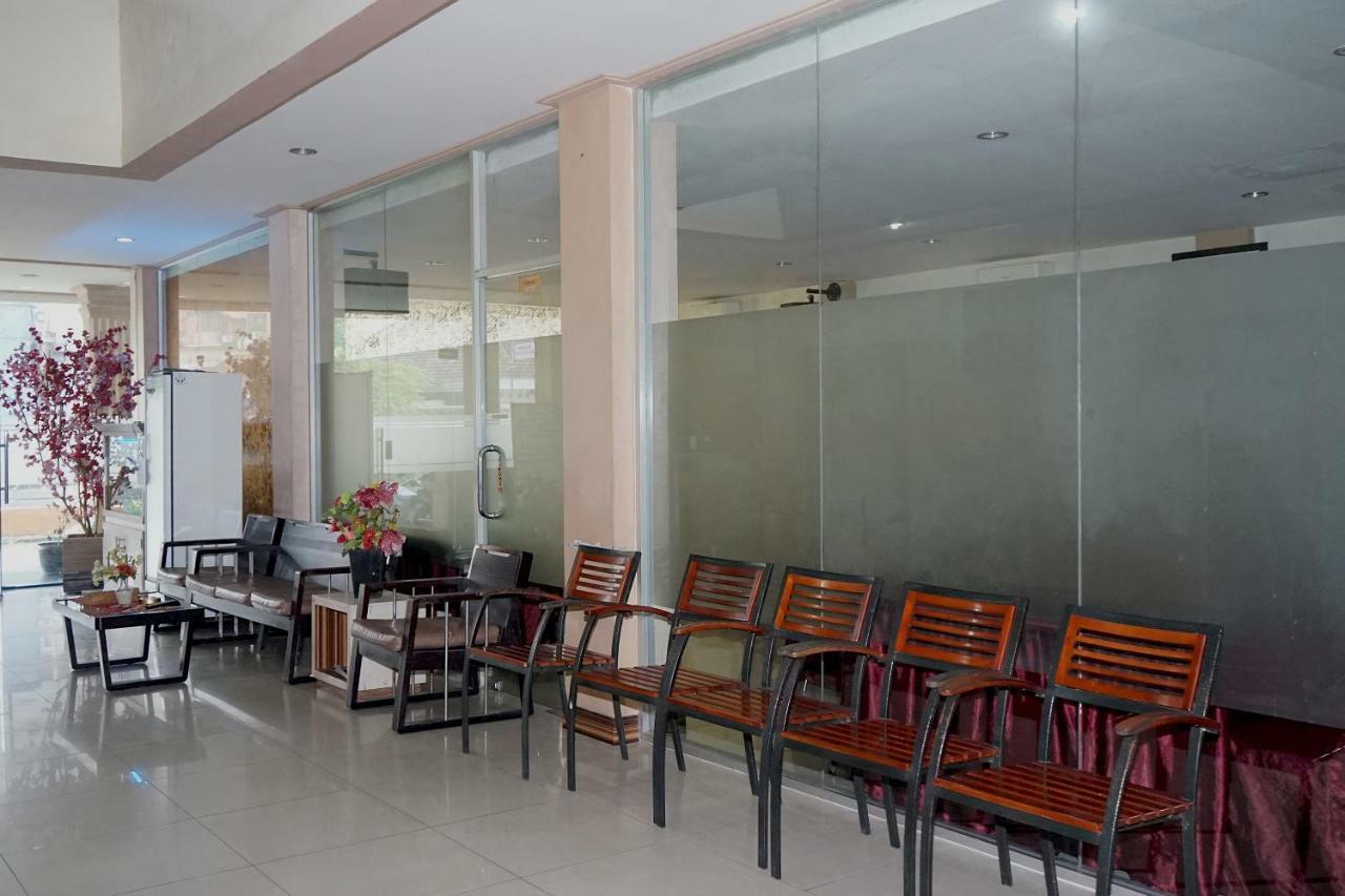 Hotel Golden Vella Пангкалпинанг Екстериор снимка