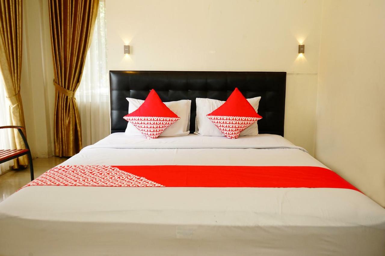Hotel Golden Vella Пангкалпинанг Екстериор снимка